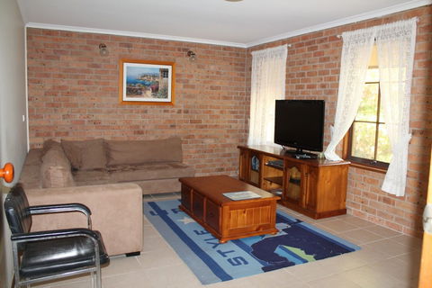 Surf Beach Family Friendly Home - Holiday Adelaide 0