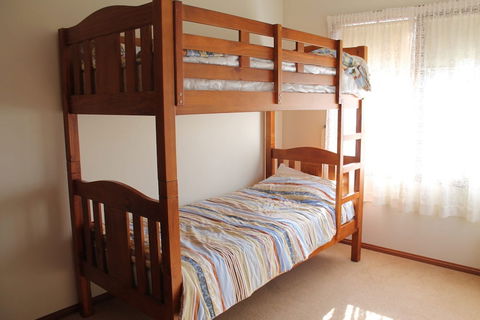Surf Beach Family Friendly Home - Holiday Adelaide 3
