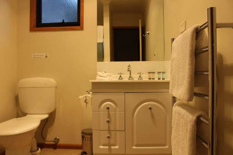 Cradle Mountain Wilderness Village - Holiday Adelaide 7