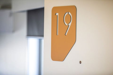 Nightcap At Riverside Hotel - Holiday Adelaide 0