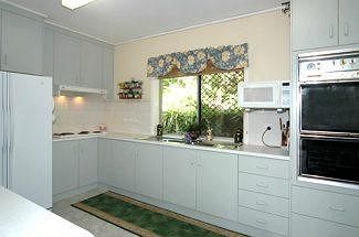 Ambience Holiday Apartments - Holiday Adelaide 3