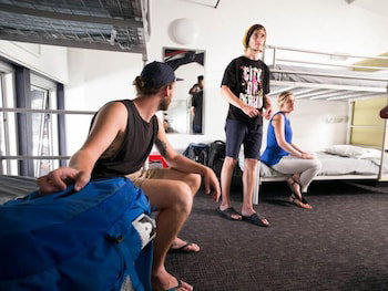Sydney Railway Square YHA - Hostel - Holiday Adelaide 6