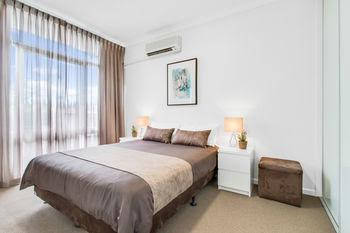 Adelaide DressCircle Apartments - Ward St - Holiday Adelaide 1