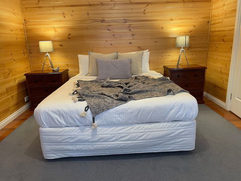 Dunes - Elegant Beach Villa With Huge Swim Spa - Holiday Adelaide 3