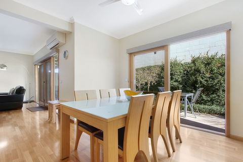 Apartments On Church - Unit 7 - Holiday Adelaide 1