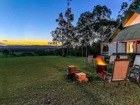 Vineyard Hill - Holiday Adelaide 1