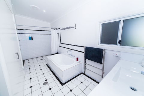 The Bryn At Tilba Family Cottage - Holiday Adelaide 5