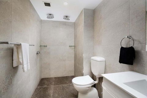 Nautilos On The Harbour - Holiday Adelaide 6