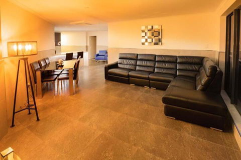 Nautilos On The Harbour - Holiday Adelaide 2