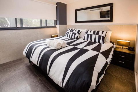 Nautilos On The Harbour - Holiday Adelaide 7