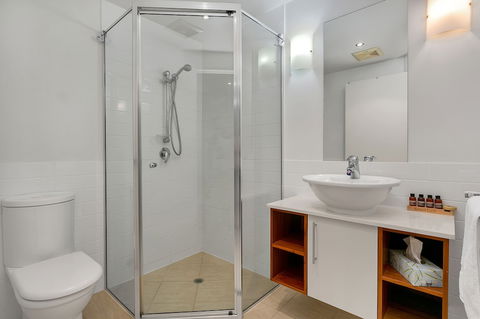 Beachfront Apartment With Ocean View - 4 - Holiday Adelaide 4