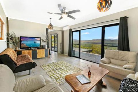 Eagles Loft - Holiday Adelaide 0