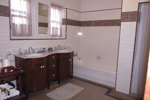 Mourilyan House - Holiday Adelaide 5