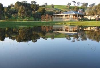 Buttercup Cottage & Private Apartment - Holiday Adelaide 1