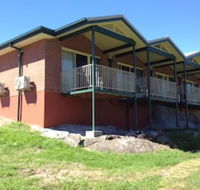 Tenterfield Golf Club Fairways Lodge - Holiday Adelaide