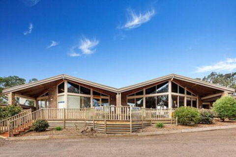 Bellbrae Country Club Surf Coast - Holiday Adelaide 0
