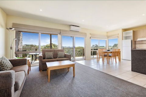 Bellbrae Country Club Surf Coast - Holiday Adelaide 4