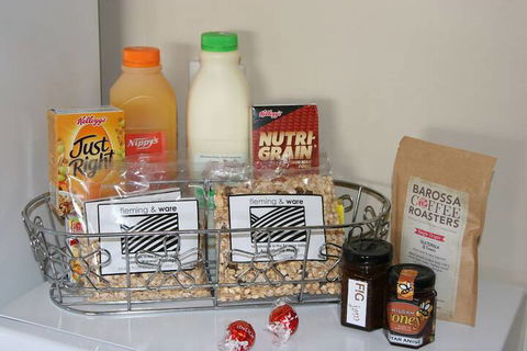 Under The Vines - Holiday Adelaide 6