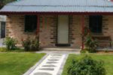 Annabelles Cottage - Holiday Adelaide 0