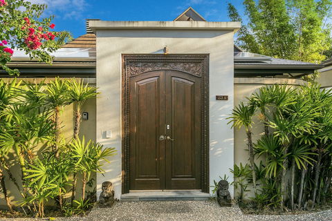 Your Luxury Escape - Amala Villa - Holiday Adelaide 0