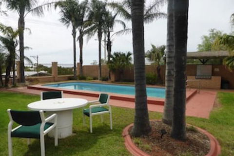 Hilltop Motel - Holiday Adelaide 2