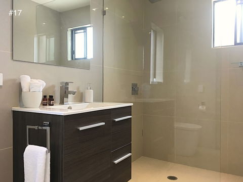 Anchorage Apartments Bermagui - Holiday Adelaide 3