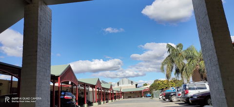 Hume Inn Motel - Holiday Adelaide 1