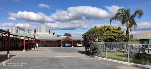 Hume Inn Motel - Holiday Adelaide 4