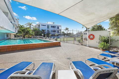 Elouera Tower Beachfront Apartments - Holiday Adelaide 6