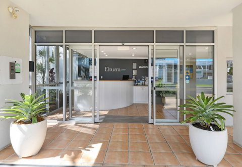 Elouera Tower Beachfront Apartments - Holiday Adelaide 2
