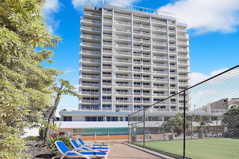 Elouera Tower Beachfront Apartments - Holiday Adelaide 0
