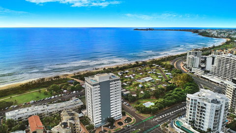 Elouera Tower Beachfront Apartments - Holiday Adelaide 1