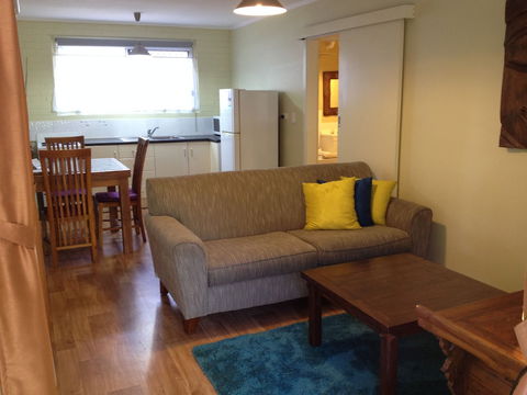 Coconut Palms On The Bay - Holiday Adelaide 6