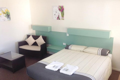 Longreach Motel - Holiday Adelaide 6