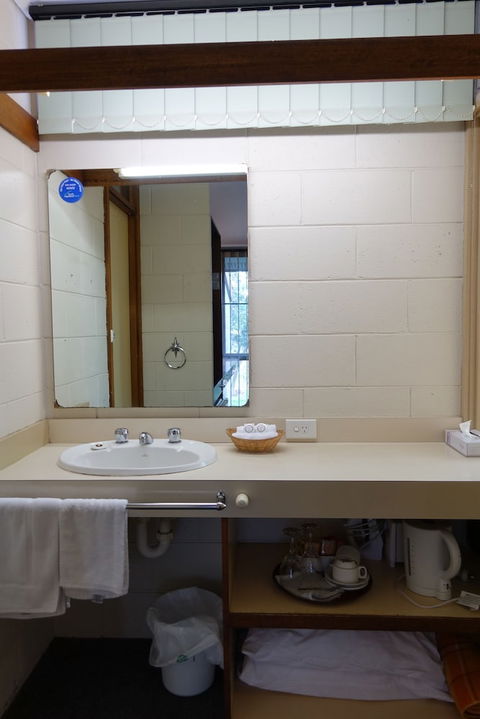 Coal Creek Motel - Holiday Adelaide 6