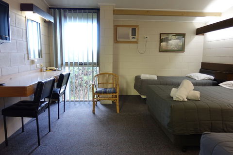 Coal Creek Motel - Holiday Adelaide 2