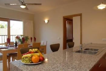 The Lakes Apartments - Holiday Adelaide 4