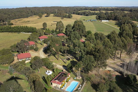 Lakes Entrance Country Cottages - Holiday Adelaide 6