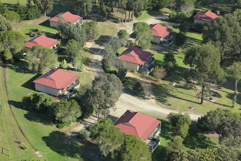 Lakes Entrance Country Cottages - Holiday Adelaide 1