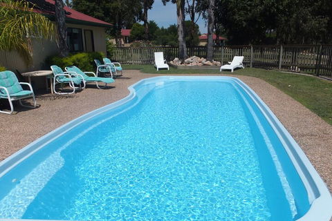 Lakes Entrance Country Cottages - Holiday Adelaide 3
