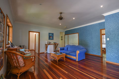 Hibiscus Lodge Bed & Breakfast - Holiday Adelaide 1