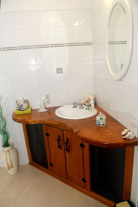 Hibiscus Lodge Bed & Breakfast - Holiday Adelaide 3