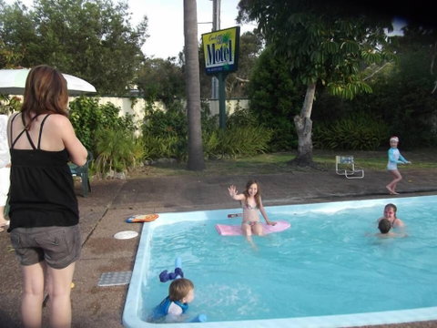 Corlette Palms Motor Inn - Holiday Adelaide 0