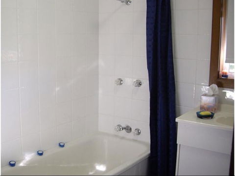 Brilex Park B & B - Holiday Adelaide 3