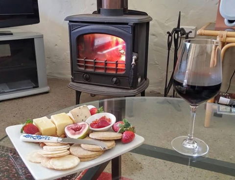 Milton Country Cottages - Holiday Adelaide 1