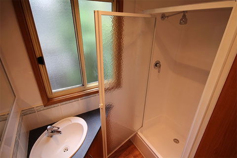 Metung Holiday Villas - Holiday Adelaide 3