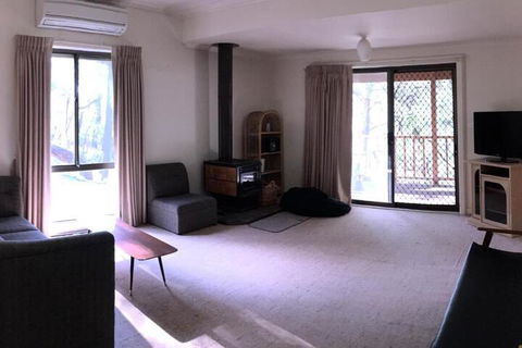 The Ledge Holiday House - Holiday Adelaide 6