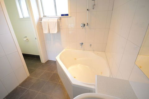 Hamilton Town House Motel - Holiday Adelaide 7