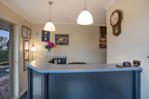 Hamilton Town House Motel - Holiday Adelaide 1