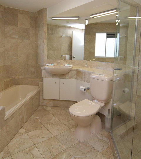 Surfers Mayfair - Holiday Adelaide 6